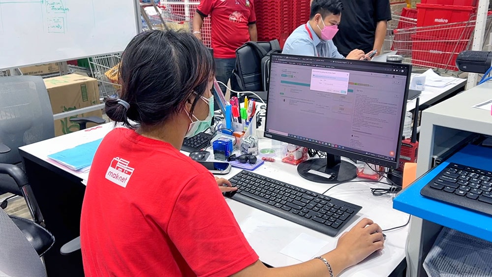 Building a new digital marketplace for Southeast Asia’s largest food retailer—and supporting thousands of small businesses - Uncovering pain points